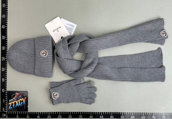 moncler hat