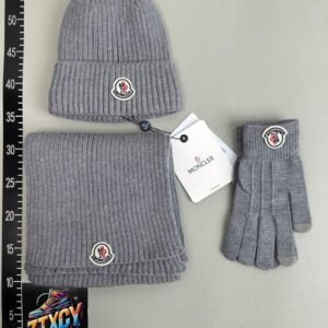 moncler hat