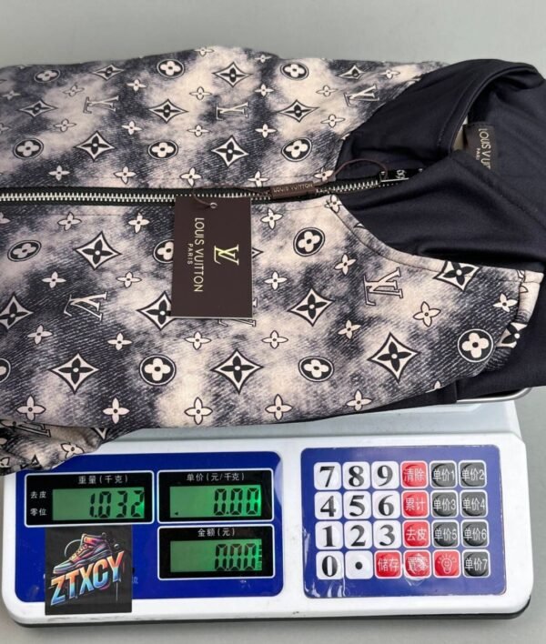 LV Suit