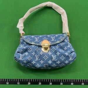 Louis Vuitton Underarm bag