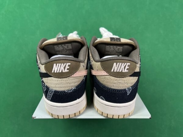 Nike SB Dunk Low