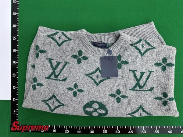 LV Sweate
