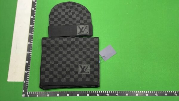 Louis Vuitton Monogram Beanie & Scarf [20 styles]