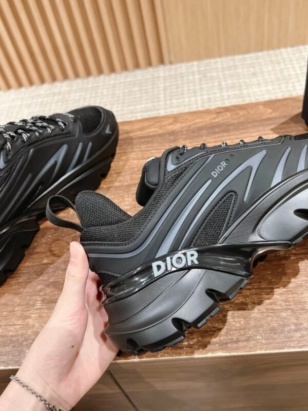 Dior B32 Sneakers
