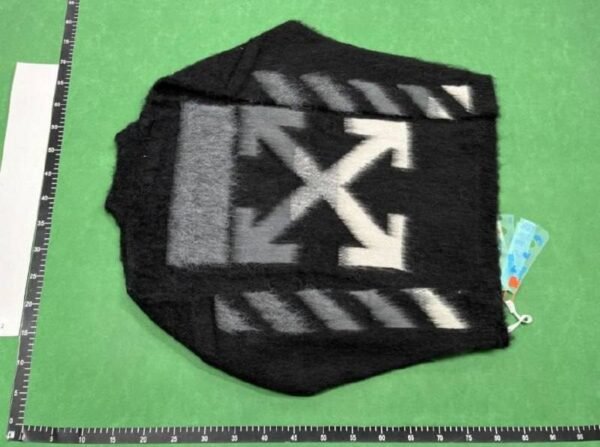 OFF-WHITE Arrow Motif Sweaters [32 styles]