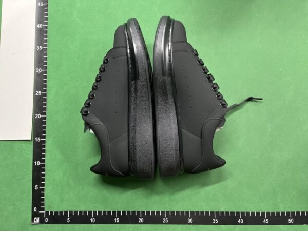 Alexander McQueen Oversized Sneakers [21 styles]