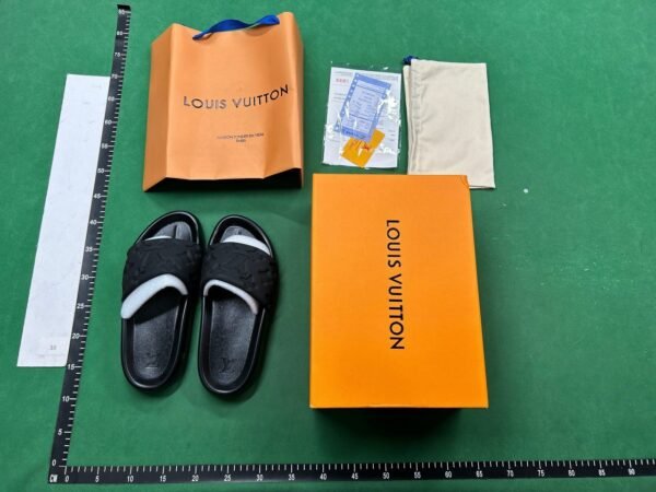 Louis Vuitton Slide Sandals [40 styles]