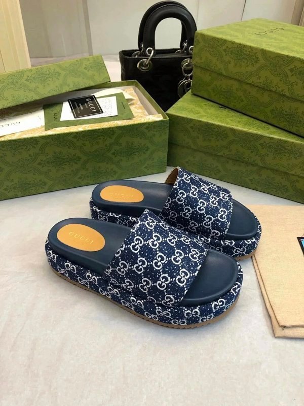 Gucci GG Supreme Slippers [37 styles]