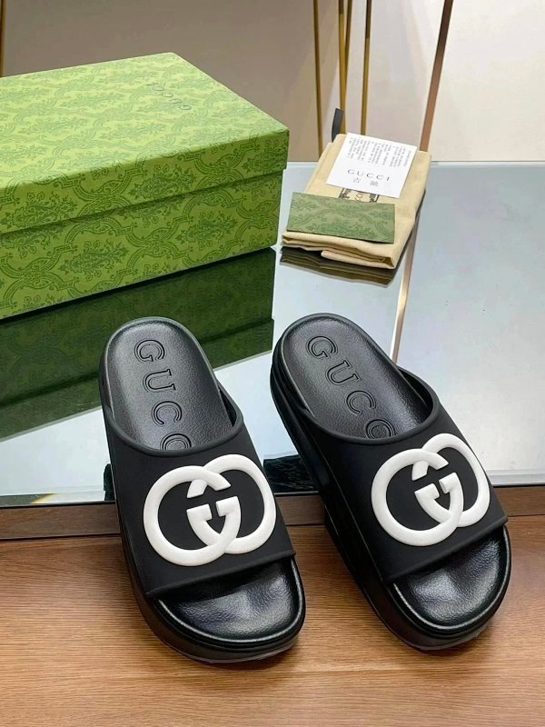 Gucci GG Supreme Slippers [37 styles]