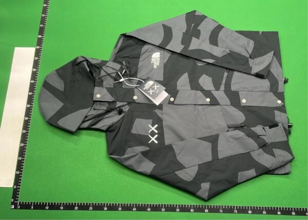 The North Face Mountain Light Jacket [27 styles]